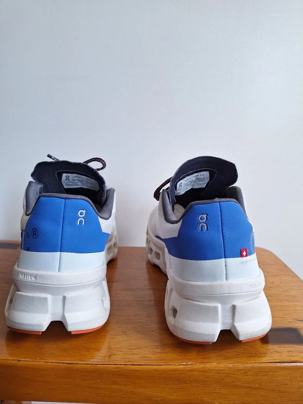 On Running Cloudmonster Women's  Frost/Cobalt Size 7.5